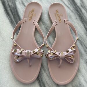 COPY - Valentino studded flip-flops like new SZ 41 or 10